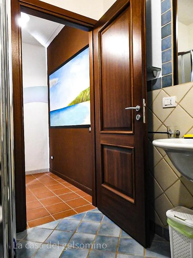 La Casa Del Gelsomino Vila La Maddalena  Itália